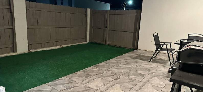 Cozy 3-bedroom townhome, best location in North Laredo. Sleeps 6-8.图片