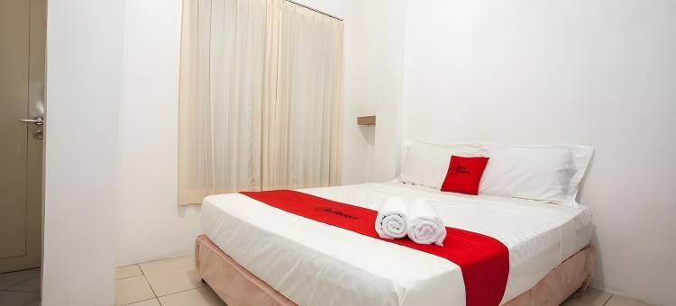 近塔曼巴贡库尔红门酒店(Hotel O Tegalsari Near Tunjungan Plaza)图片