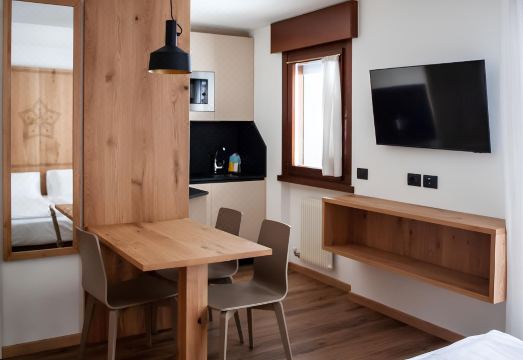 Residence Contrin Hotel Overview