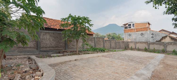 红多兹酒店-近贾蒂南戈尔镇广场(RedDoorz Near Jatinangor Town Square)图片