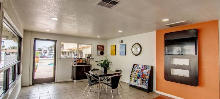 加利福尼亚曼特卡 6 号汽车旅馆(Motel 6 Manteca, CA)图片