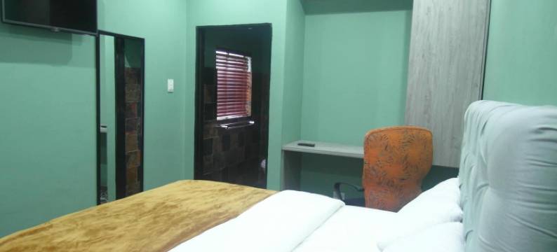 桑兹湖庄园酒店(Lake Sands Manor)图片