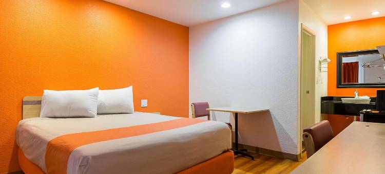 加州洛斯特希尔斯Motel 6酒店(Motel 6 Lost Hills, CA)图片
