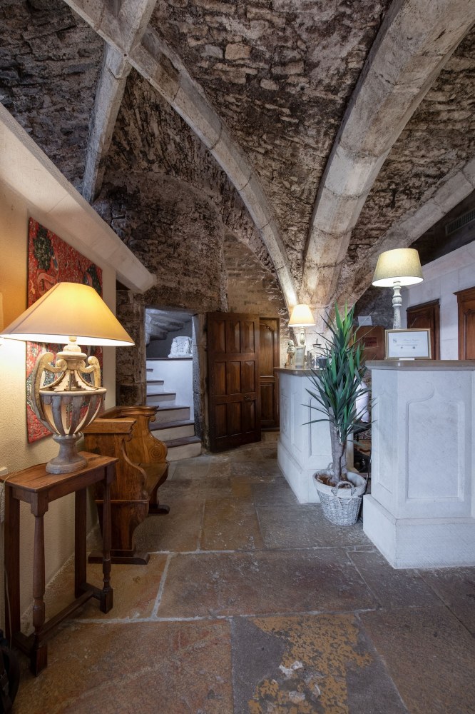 Abbaye de MaizièresOver view