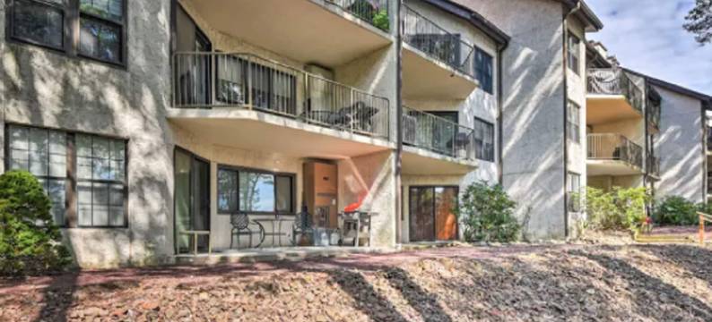 舒适波科诺熊山奔逃酒店(Cozy Pocono Mountain Escape)图片