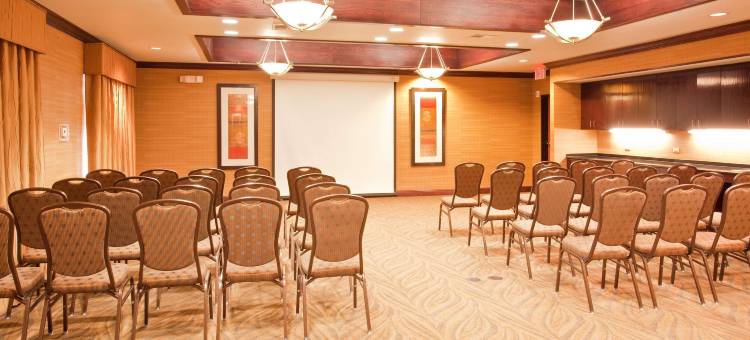 矿泉井城红狮套房酒店(Red Lion Inn & Suites Mineral Wells)图片