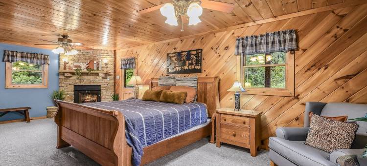 RedAwning的大烟山中6英亩隐蔽农场小屋(The Ranch Cabin on 6 Secluded Acres in the Great Smoky Mountains by RedAwning)图片