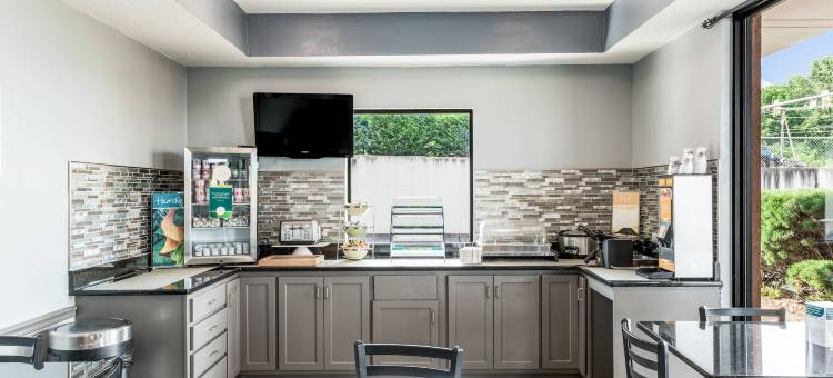 约翰逊城品质酒店(Quality Inn Downtown)图片