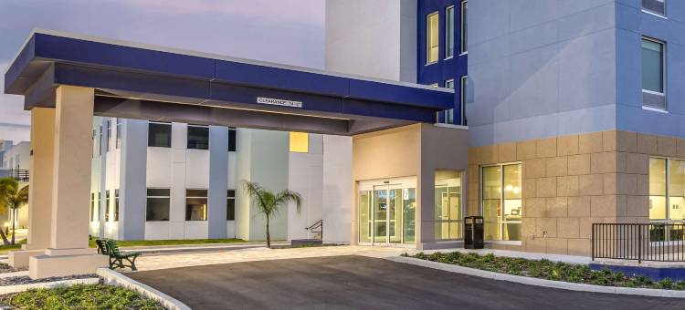 新港锐西市区的英特集团舒适酒店(Comfort Inn & Suites New Port Richey Downtown District)图片