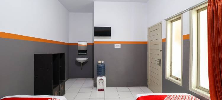 O 加鲁特酒店靠近塔罗贡广场(原维斯玛埃提加)(RedDoorz at Merdeka Street Garut)图片