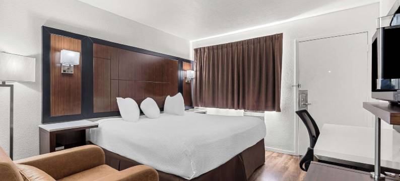 伊科诺旅馆斯托克顿近 I-5展览会场(Econo Lodge Stockton Near I-5 Fairgrounds)图片