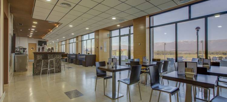 霍斯潘迪姆格雷多斯山谷酒店(Hospedium Hotel Valles de Gredos Golf)图片