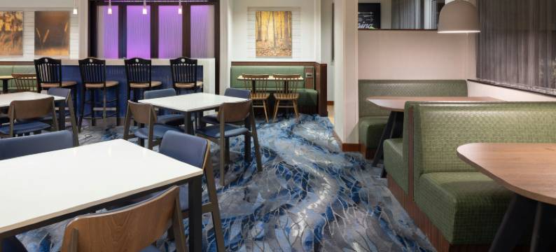 斯普林菲尔德北安普敦/阿默斯特万枫酒店(Fairfield Inn & Suites Springfield Northampton/Amherst)图片