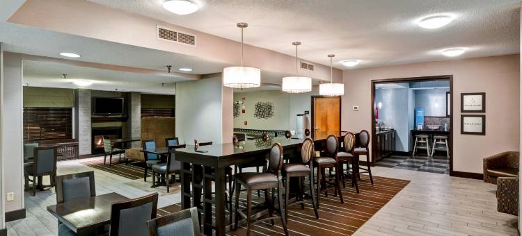 州立学院欢朋酒店(Hampton Inn State College)图片