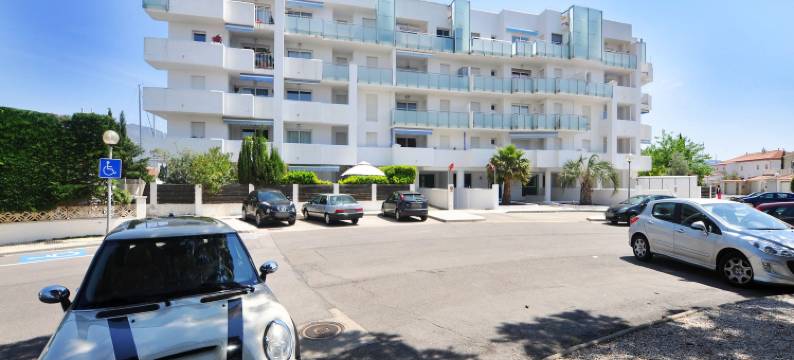 Apartment in Roses near Sandy Beach图片