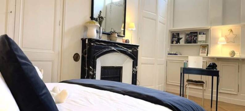 Le Crosne Parking Standing Quiet图片