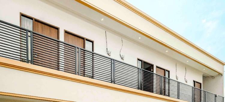 Rudi客房靠近Cikarang车站Mitra红门酒店(Rudi Rooms Near Stasiun Cikarang Mitra RedDoorz)图片