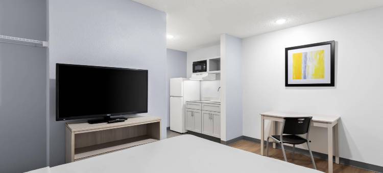 莱克兰北 I-4 郊区开放式客房(Suburban Studios Lakeland North I-4)图片
