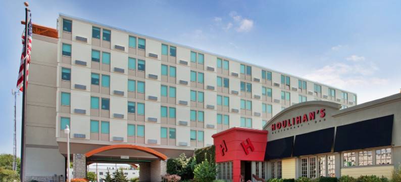 Holiday Inn 曼哈顿校园(Holiday Inn MANHATTAN AT THE CAMPUS by IHG)图片