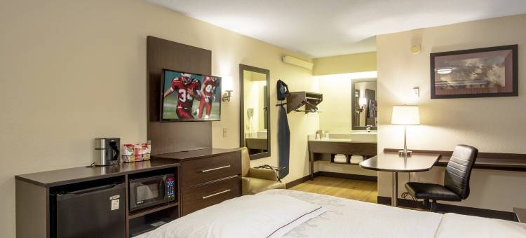 圣路易斯森林公园汉普顿大道红顶Plus酒店(Red Roof Plus+ St Louis - Forest Park/ Hampton Ave)图片