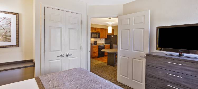 Candlewood Suites 印第安纳波利斯国际机场(Candlewood Suites Indianapolis Airport)图片