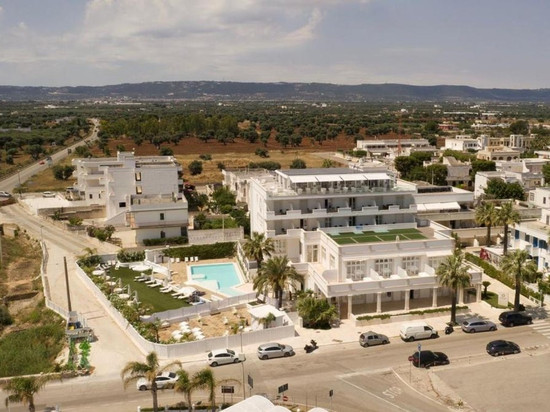 比昂可里奇欧套房酒店