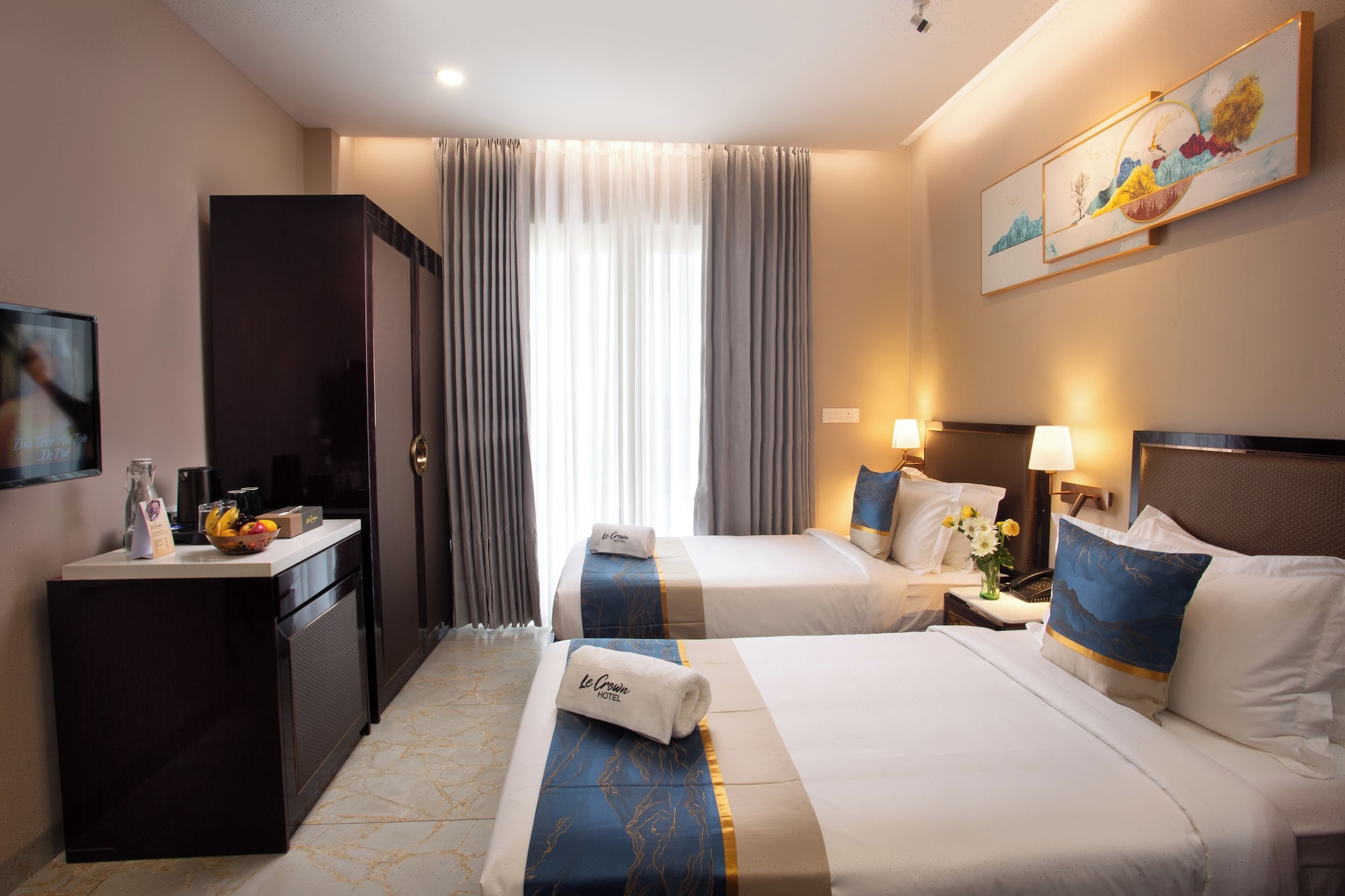 Le Crown Hotel Over view