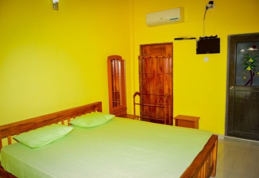 The Senaro Holiday InnHotel Overview