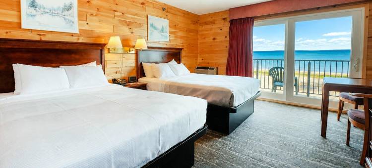 品质酒店及套房马基诺市海滨(Quality Inn & Suites Mackinaw City Beachfront)图片