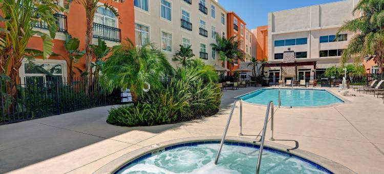 巴伦西亚希尔顿安泊酒店(Embassy Suites by Hilton Valencia)图片