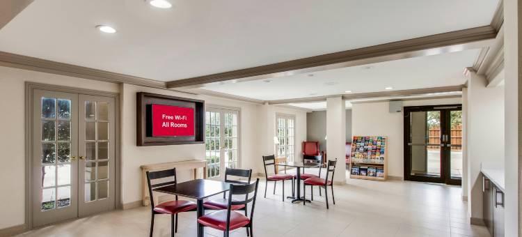 达拉斯艾迪生红顶套房酒店(Red Roof PLUS+ Dallas - Addison)图片