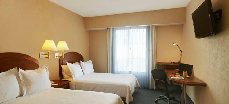 波萨里卡嘉年华酒店(Fiesta Inn Poza Rica)图片