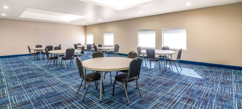 俄克拉何马城机场拉昆塔温德姆套房酒店(La Quinta Inn & Suites by Wyndham Oklahoma City Airport)图片