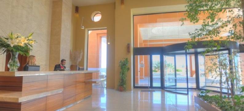 拉姆拉湾度假村(Ramla Bay Resort)图片