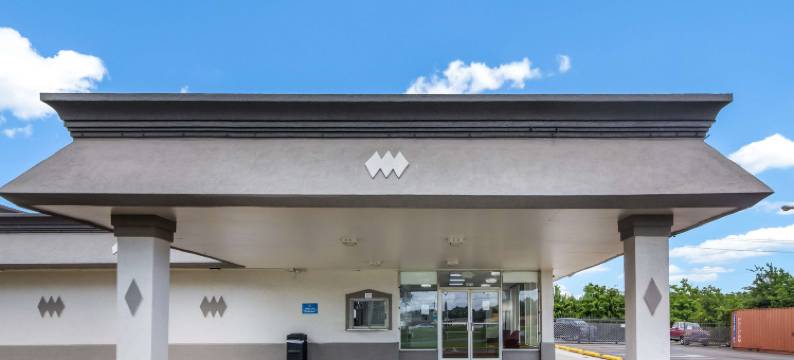 得克萨斯州格罗夫斯的6号汽车旅馆(Motel 6 Groves, TX)图片