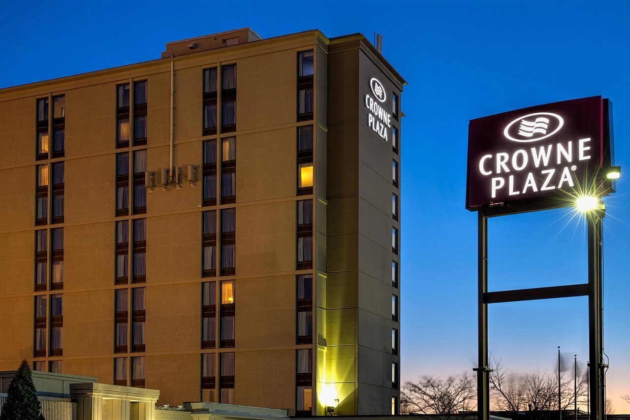 Crowne Plaza Newark Airport Over view
