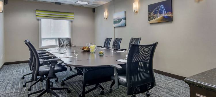 加拿大艾伯塔埃德蒙顿/西欢朋套房酒店(Hampton Inn & Suites by Hilton Edmonton/West)图片