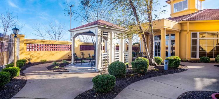 圣路易斯韦斯特波特拉昆塔温德姆套房酒店(La Quinta Inn & Suites by Wyndham St. Louis Westport)图片