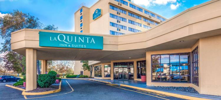 西考克斯梅多兰兹拉昆塔温德姆套房酒店(La Quinta by Wyndham Secaucus Meadowlands)图片