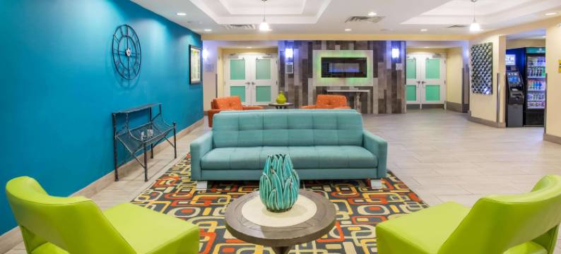 罗切斯特梅奥诊所南拉昆塔温德姆套房酒店(La Quinta Inn & Suites by Wyndham Rochester Mayo Clinic S)图片