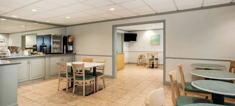 墨尔本维埃拉昆塔温德姆套房酒店(La Quinta Inn & Suites by Wyndham Melbourne Viera)图片