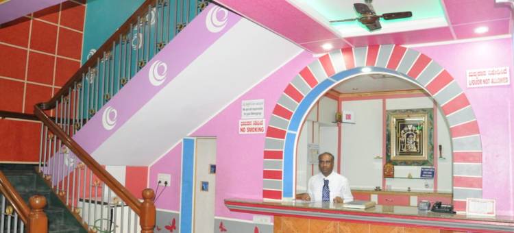 什里巴拉吉豪华旅馆(Shree Balaji Deluxe Lodge - Ramanagaram)图片