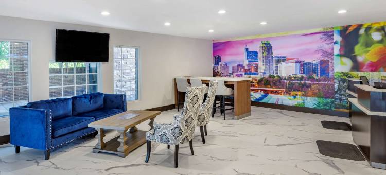 罗利市中心凯隆波因特酒店(Clarion Pointe Raleigh Midtown)图片