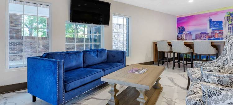 罗利市中心凯隆波因特酒店(Clarion Pointe Raleigh Midtown)图片