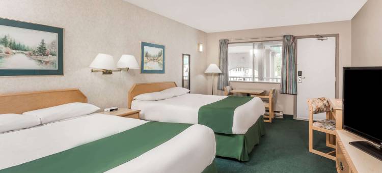 魁斯内尔温德姆华美达酒店(Ramada by Wyndham Quesnel)图片