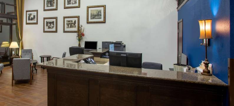 布兰森呗盟套房酒店-中央大街(Baymont by Wyndham Branson - on the Strip)图片