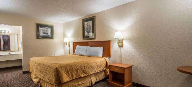 皮尔斯堡I-95罗德威酒店(Rodeway Inn Fort Pierce I-95)图片