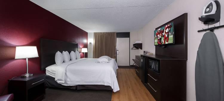 麦迪逊亨茨维尔红顶Plus酒店(Red Roof Plus+ Huntsville - Madison)图片