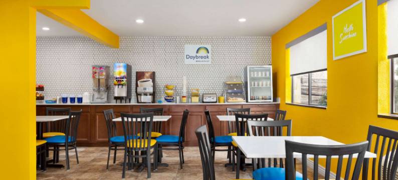 鲁伊多索唐斯戴斯酒店(Days Inn by Wyndham Ruidoso Downs)图片