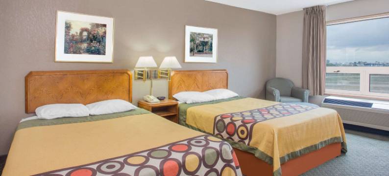 Super 8 by Wyndham Madison East图片